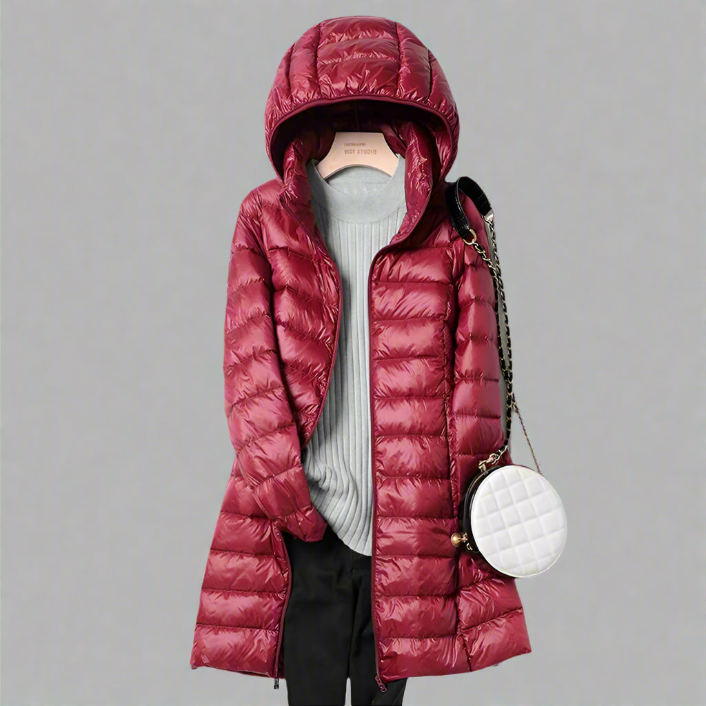 Luma – Veste d'Hiver Ultra-Légère en Duvet pour Femme Grenat